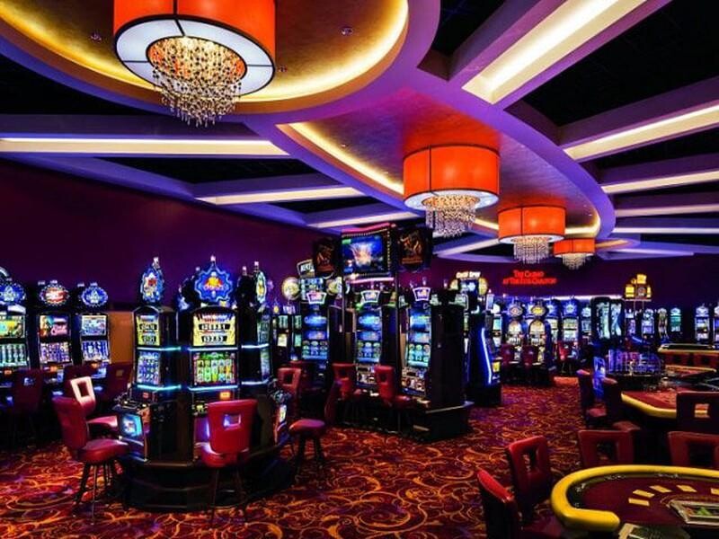 Điểm danh casino Việt Nam nổi bật – Nên chơi cá cược ở casino hay ở nhà cái online?